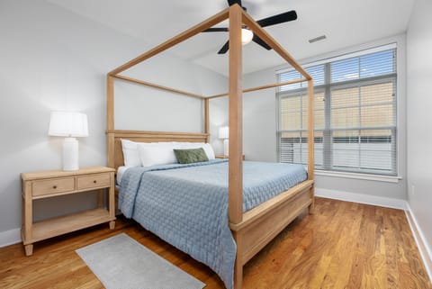 Bedroom 1 - King