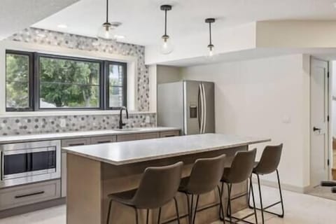 5268d73d 0f2c 4173 9e0e 3ead653ea893