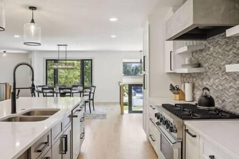 4176112f af1d 4e70 876d e742003ffeba