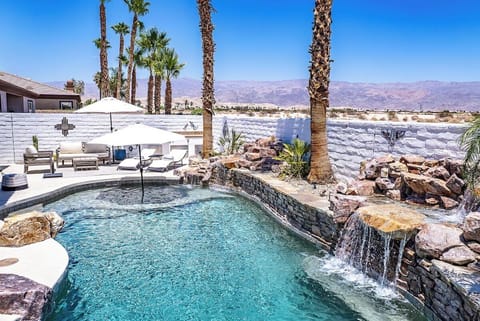 Enjoy a private backyard oasis with a sparkling saltwater pool, jacuzzi, and beautiful vista views ️ 