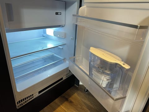 Mini-refrigerator