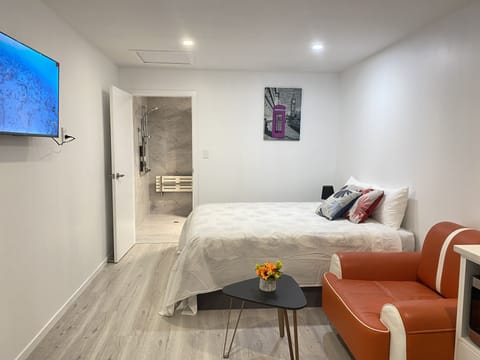 (Unit 3) Deluxe Townhome, 1 Bedroom | Premium bedding, individually decorated, laptop workspace, free WiFi