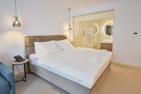 Egyptian cotton sheets, premium bedding, desk, laptop workspace