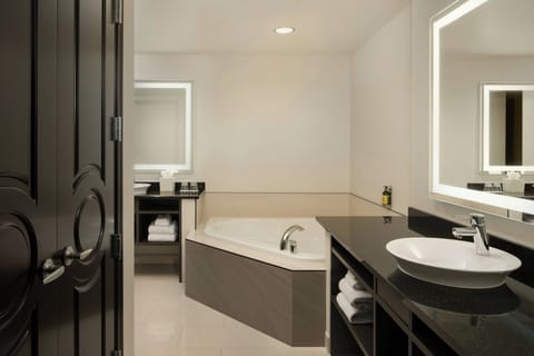 Suite, 1 King Bed with Sofa bed (Fireplace) | 1 bedroom, Frette Italian sheets, premium bedding, pillowtop beds