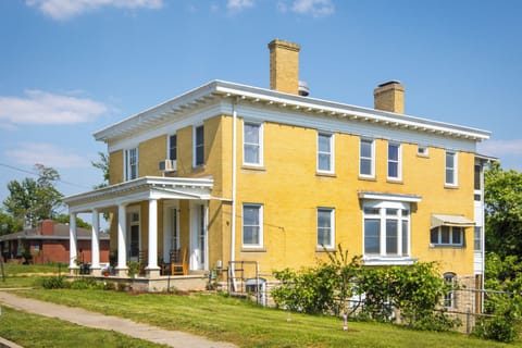 1919 American Style 2 story brick with walkout basement