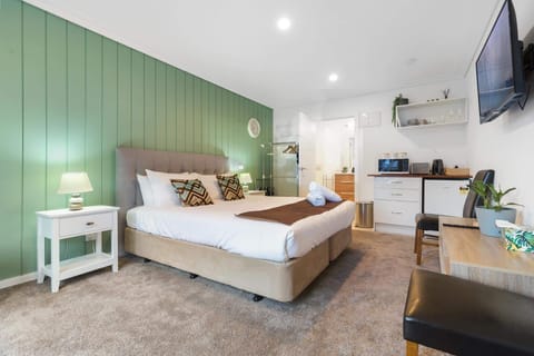 Queen bed