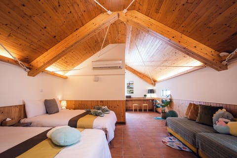Superior House | 5 bedrooms, desk, free WiFi