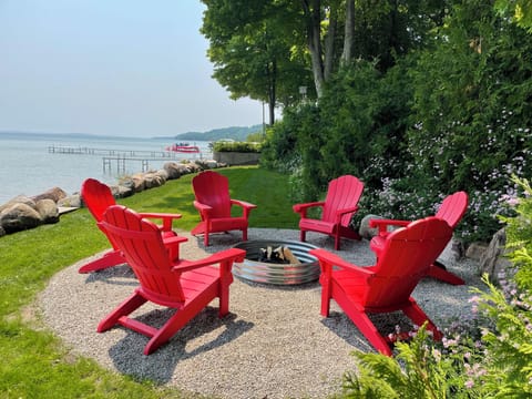 Come and relax at your own private like resort!!