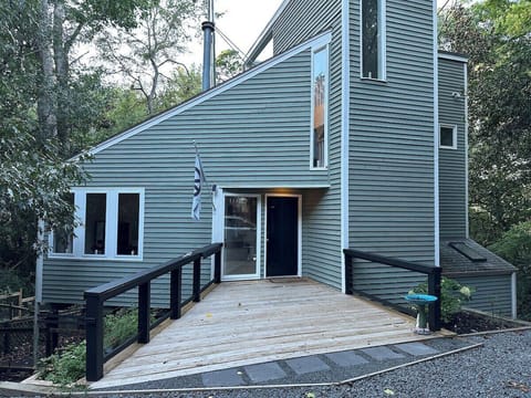 Unique front entrance to Pineview