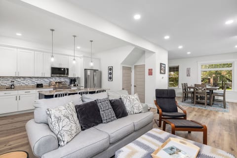 Living Room Looking To Kitchen