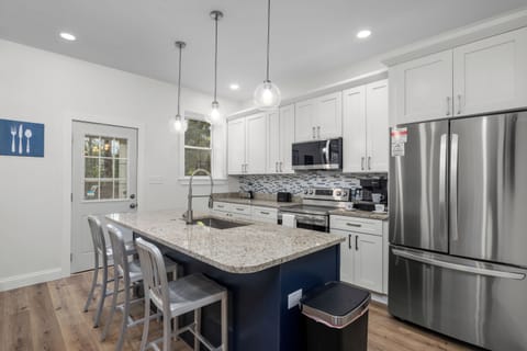 Kitchen - Brand New Stainless Steel Appliances