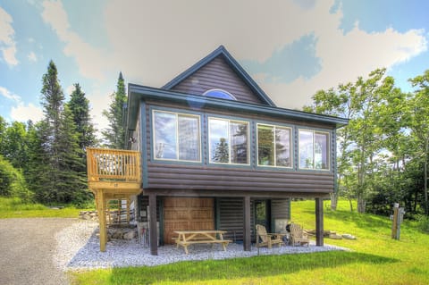 Three-Bedroom House on Rangeley Lake in Maine