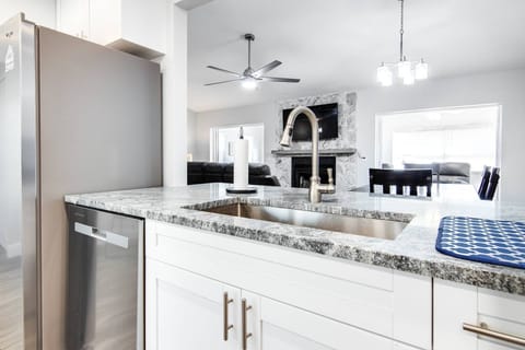 Gorgeous home with lots of natural light and space!