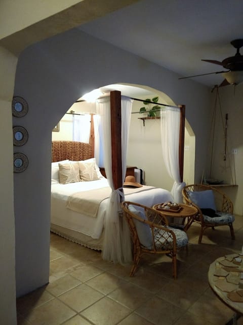 Deluxe Cabin, Private Bathroom (Hidden Gem) | Laptop workspace, individually decorated, individually furnished
