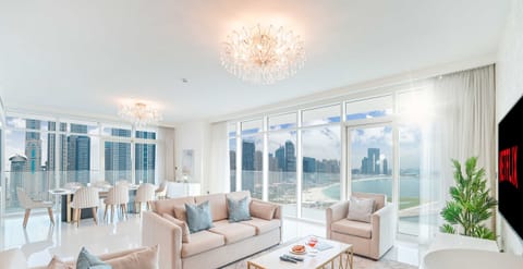 Apartment | Living area | Flat-screen TV