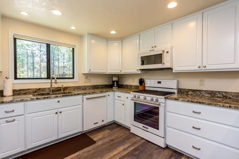 Kitchen - Main Level