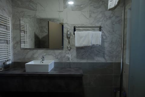 Comfort Double Room | Bathroom | Slippers