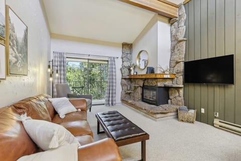 Winter Park Vacation Rental | 2BR | 2BA | 950 Sq Ft | Stairs Required