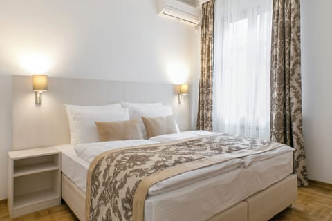 City Apartment, 2 Bedrooms | 2 bedrooms, Egyptian cotton sheets, premium bedding, Select Comfort beds