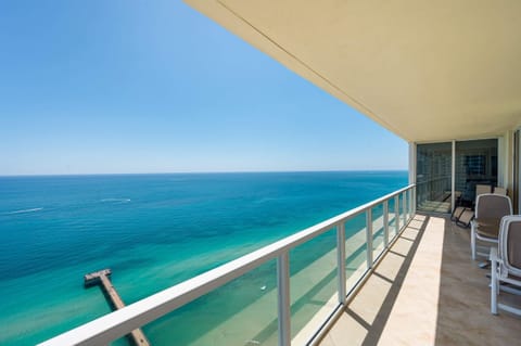 Direct oceanfront corner unit.