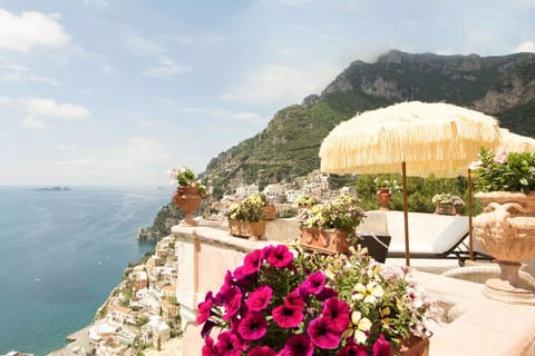 Activities, Amenities, Balcony / Terrace / Patio, Building Exterior, Facilities, Garden, Main Entrance, Pool, Spring, Summer, Wellness