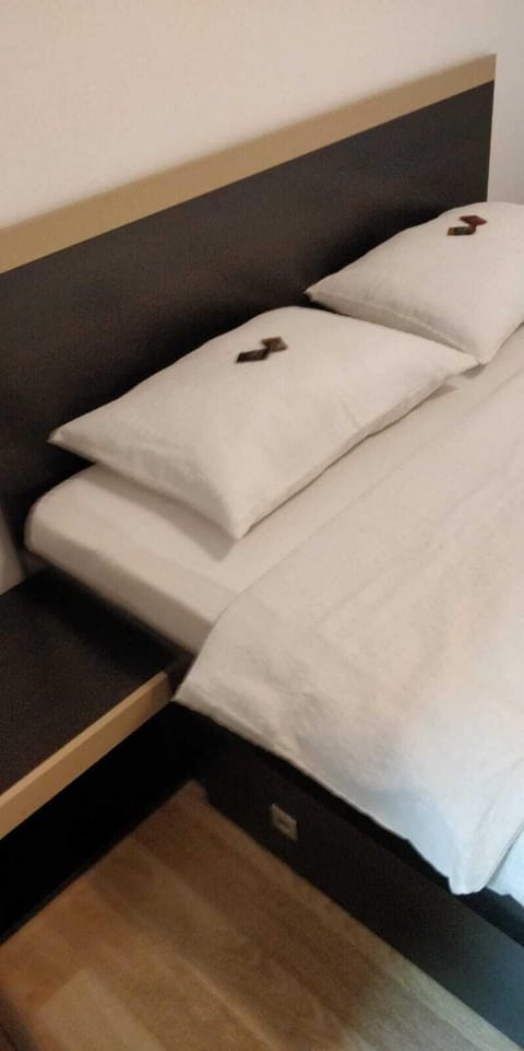 Apartment | WiFi (free), individually decorated, individually furnished, bed sheets