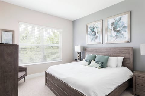 Master Suite - King Bed