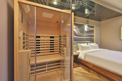 Royal Double Room | Desk, blackout drapes, free WiFi, bed sheets