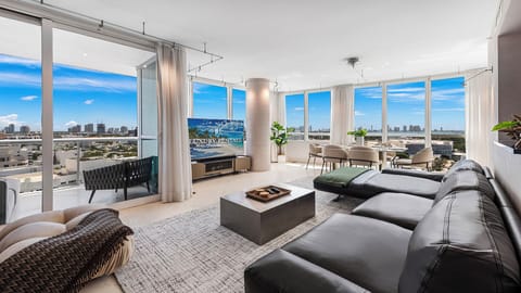 Spacious Living Room overlooking the Ocean & the City