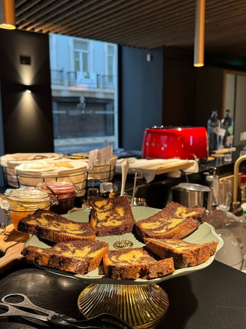 Daily cooked-to-order breakfast for a fee