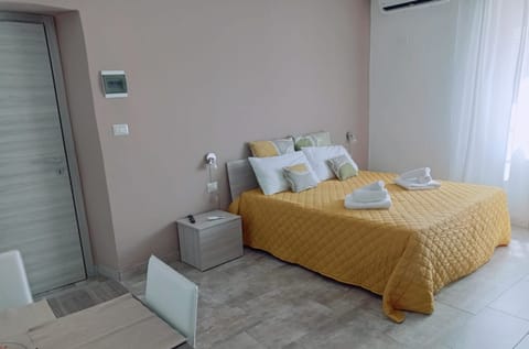 Classic Room | 1 bedroom, desk, iron/ironing board, free WiFi