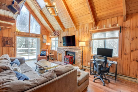Wilmington Vacation Rental | 4BR | 2BA | 1,336 Sq Ft | Stairs Required