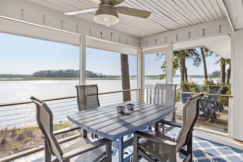 Enjoy the screened porch and coastal breeze!