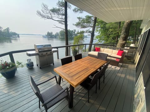 Partially covered outdoor deck & living area