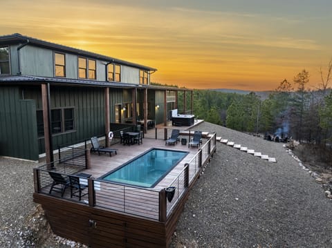 Outdoor Paradise: Dive into relaxation with stunning views and a refreshing heated pool!
