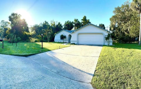 Coastal Beacon Street Side. Small cul-di-sac with six homes. 