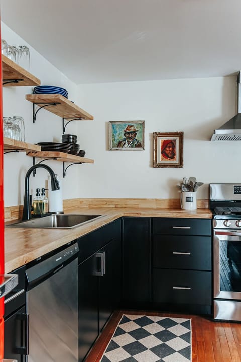 Apartment, Private Bathroom (North Central Loft) | Shared kitchen