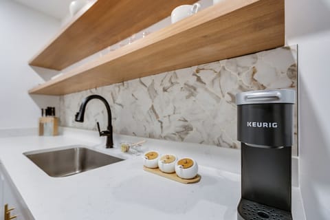 Luxury Suite, 1 King Bed, Kitchenette | Private kitchen | Freezer