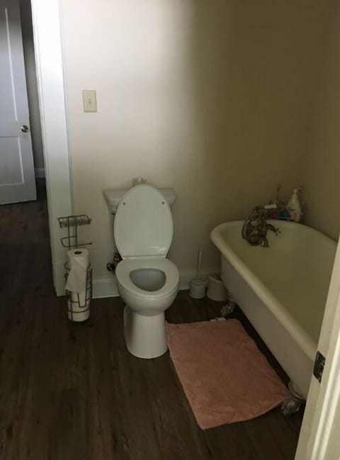 Shared Bathroom for Bedroom 1 & 2