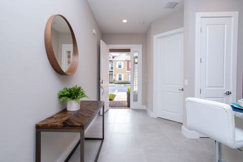 House | 4 bedrooms, desk, soundproofing, high-speed internet