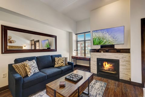 Studio with 1 King Bed and Sleeper Sofa