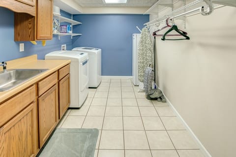 House, 4 Bedrooms | Bathroom | Towels