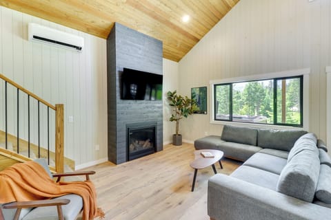 Lakeside Vacation Rental | 2BR | 2BA | 1,500 Sq Ft | Steps Required