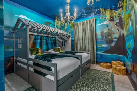 Guest Favorite: Princess and the Frog bedroom with 2 twins