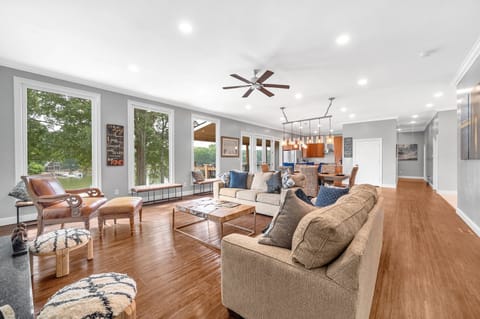 Main Floor Living Area (1)