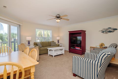Living / Dining Area