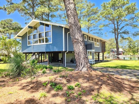 Canalfront home in Oyster Bay offering direct water access and beautiful waterfront views.