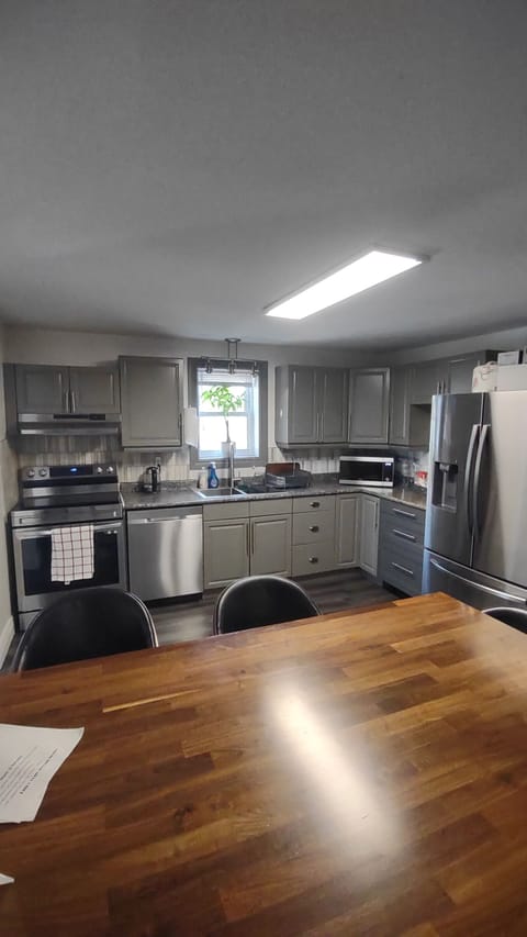 All new main appliances kitchen just upgrade.