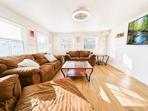 Bright, open living space with a relaxing atmosphere—unwind after a day out