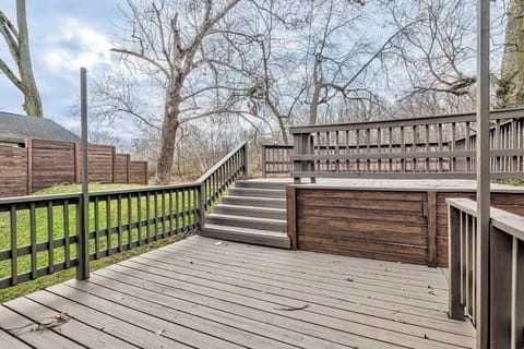 2 level deck on the riverfront!